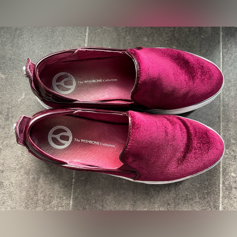 The Wishbone Collection Burgundy Velvet Platform Sneakers 7 Slip On Shoes
